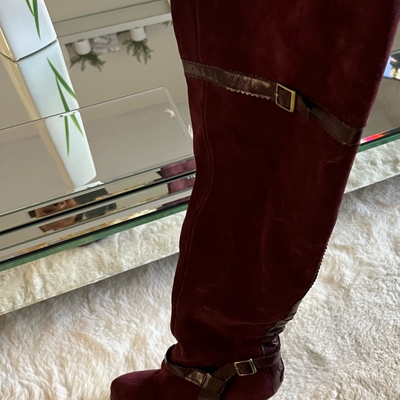 Burgundy over the knee suede boots. Great condition - Picture 2 of 3